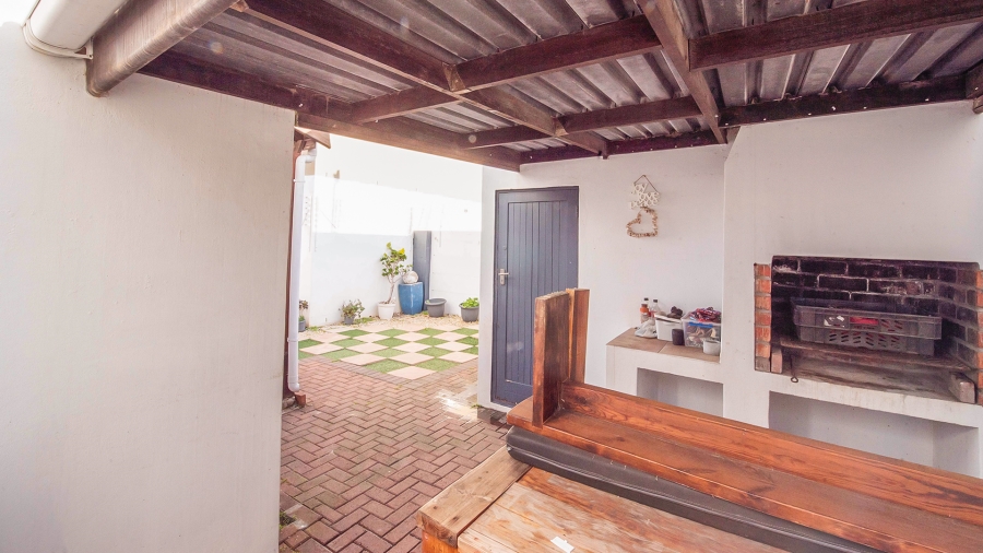 2 Bedroom Property for Sale in Parklands Western Cape